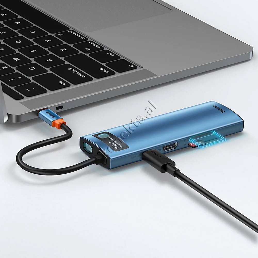 Adaptor HUB Me Shumë Porta 8 në 1